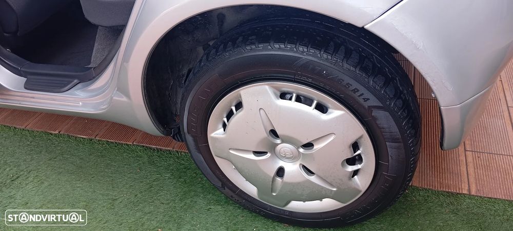 Toyota Yaris 1.0 Terra DA+ABS+CD+AC - 23