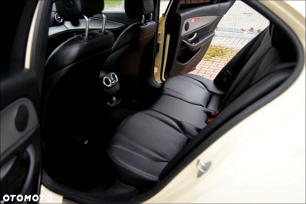 Mercedes-Benz Klasa E 200 d 9G-TRONIC - 22
