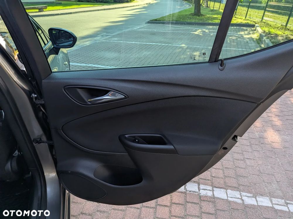 Opel Astra 1.4 T Dynamic S&S - 27