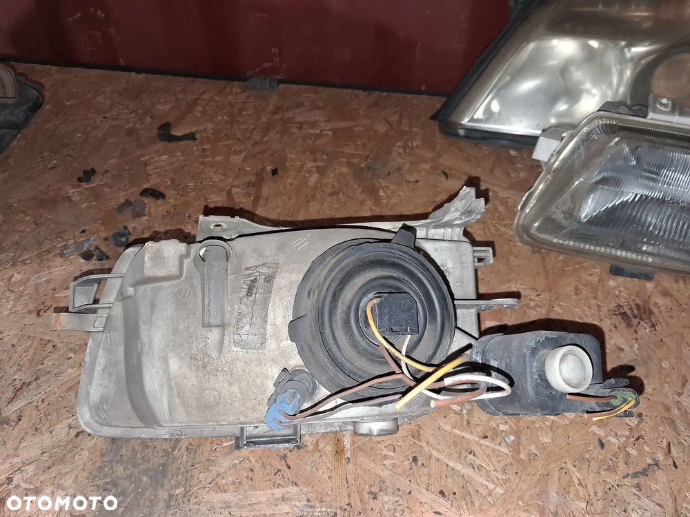 Reflektor LAMPA PRZÓD PRAWA PRAWY OPEL ASTRA F - 2