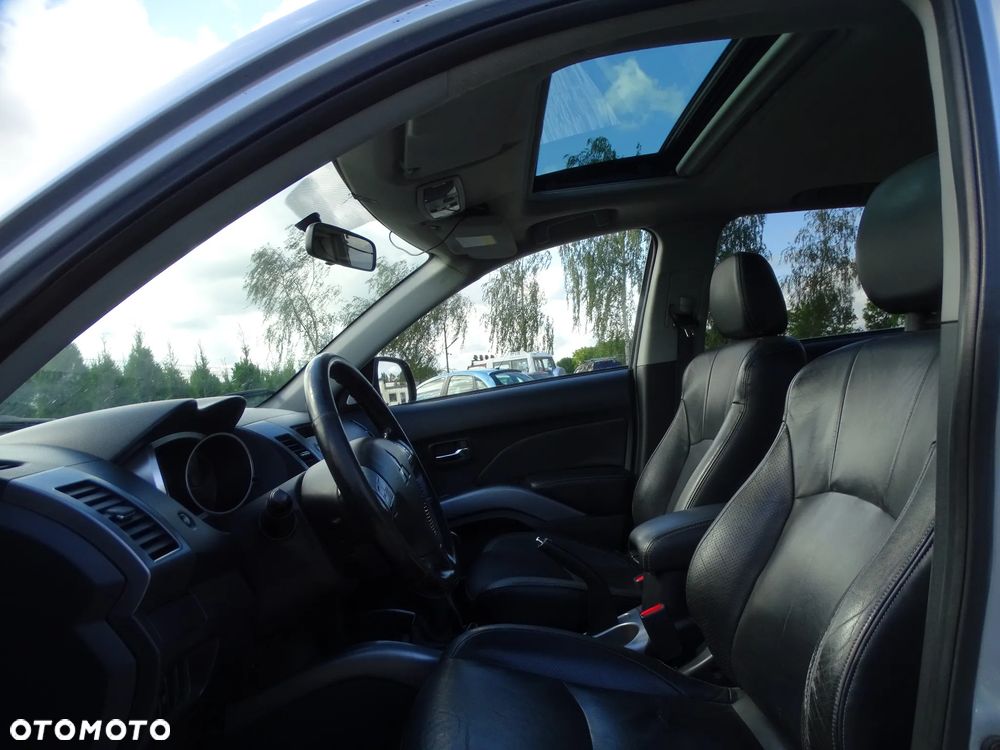 Mitsubishi Outlander - 7