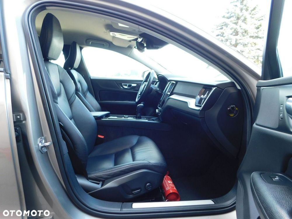 Volvo V60 D3 Momentum Pro - 8