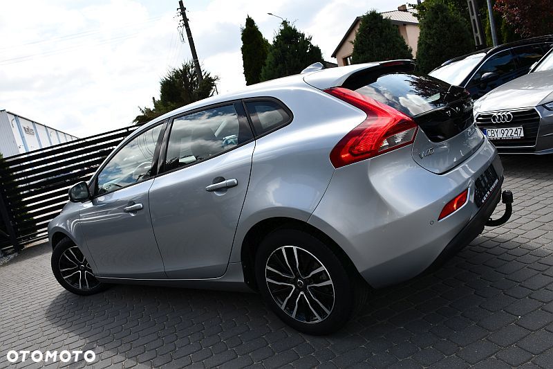 Volvo V40 T2 Geartronic Momentum - 26