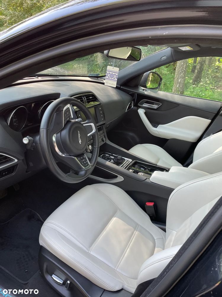 Jaguar F-Pace - 3