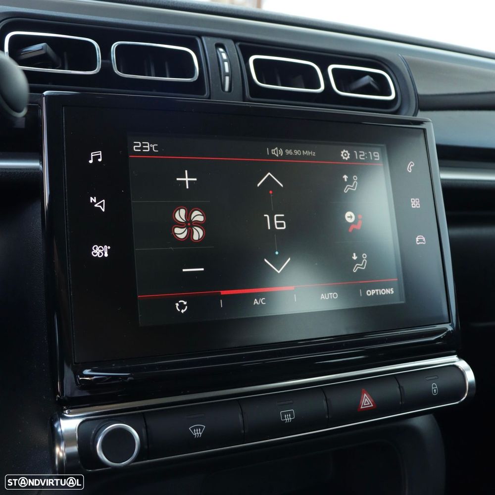 Citroën C3 1.2 PureTech Shine - 21