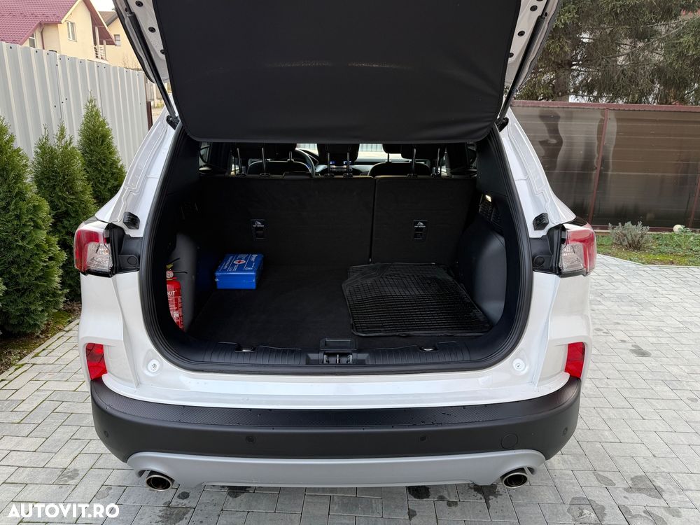 Ford Kuga 1.6 EcoBoost 2x4 Titanium - 28