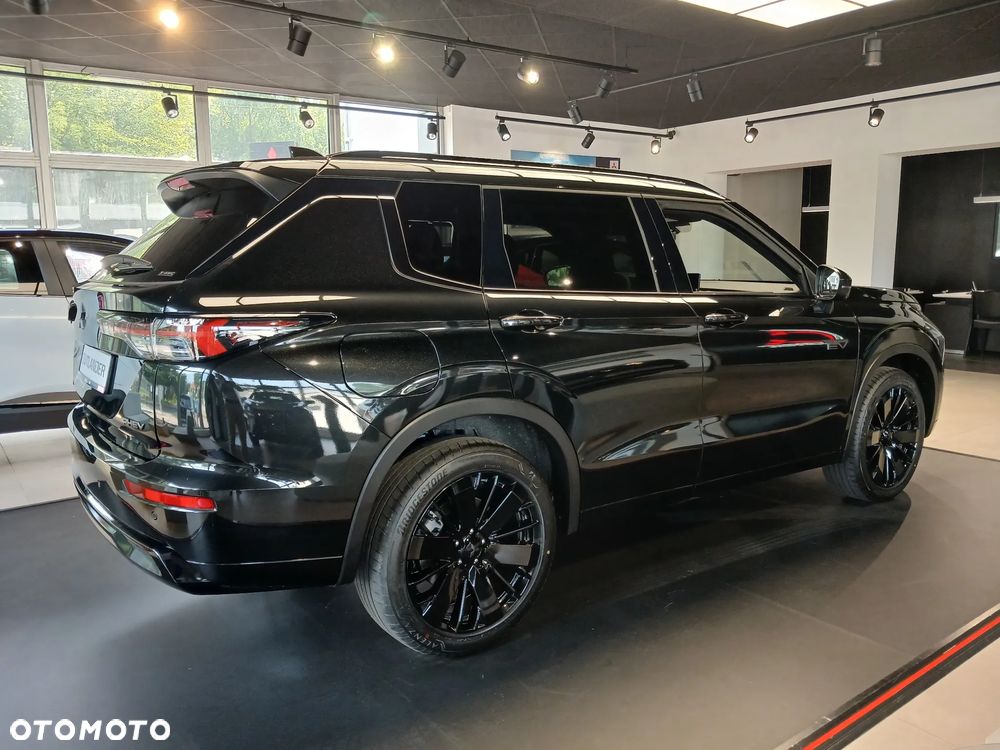 Mitsubishi Outlander Black Edition - 4