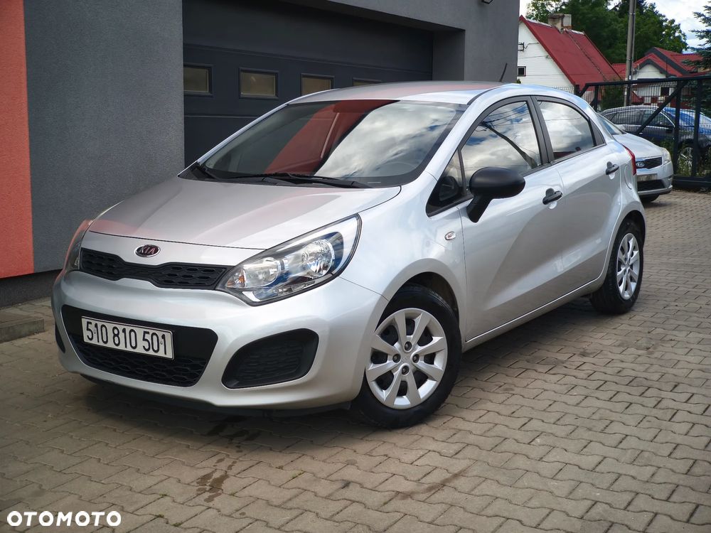 Kia Rio 1.2 L - 1
