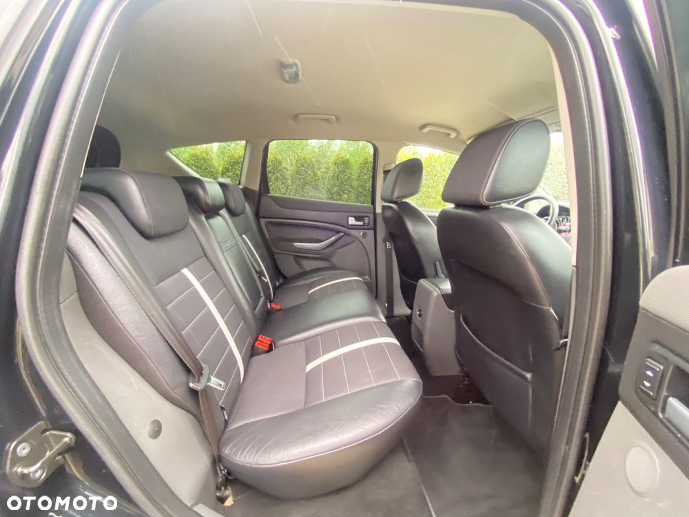 Ford Kuga 2.0 TDCi Titanium S - 32