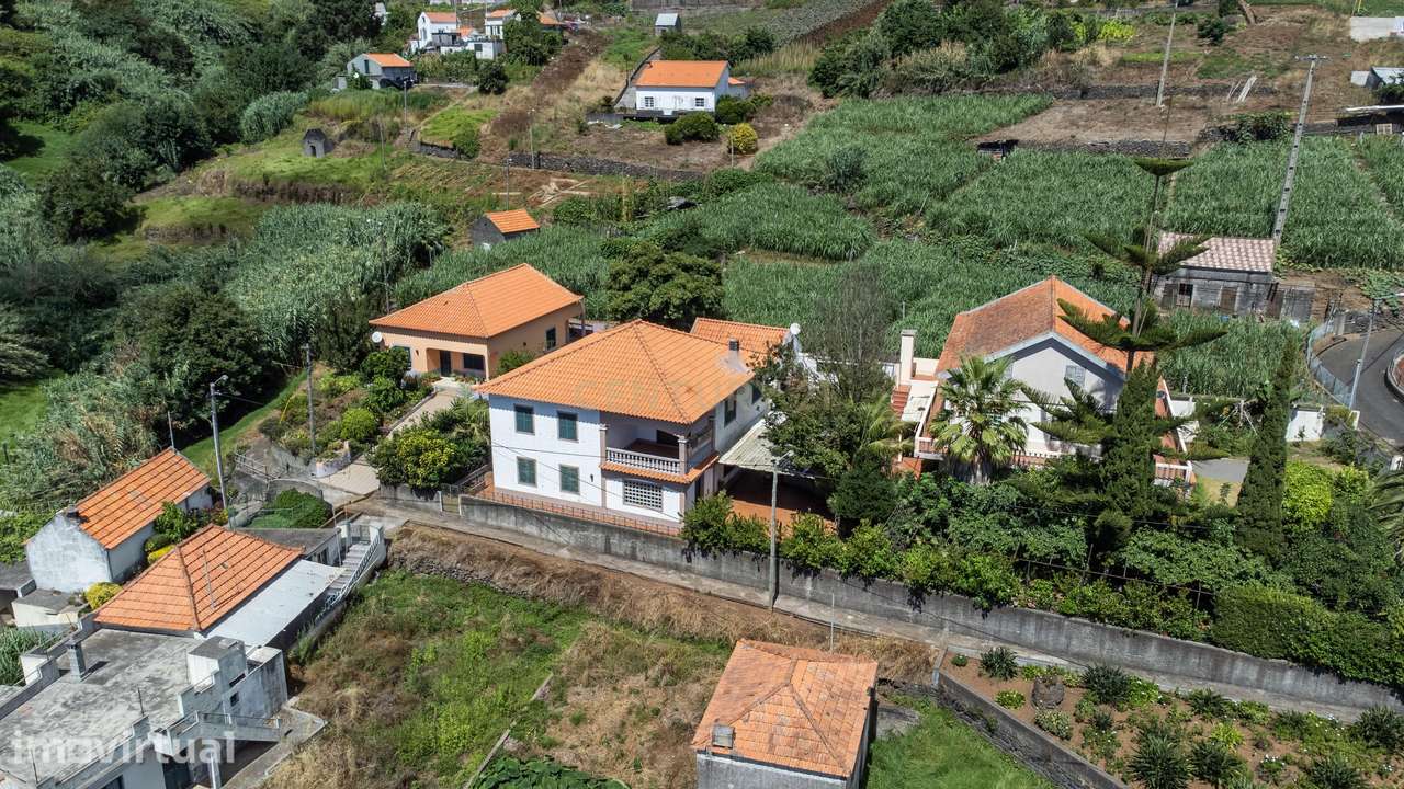 Uma casa com alma, espaço e muitas possibilidades nos Canhas, Ponta do - Grande imagem: 2/35