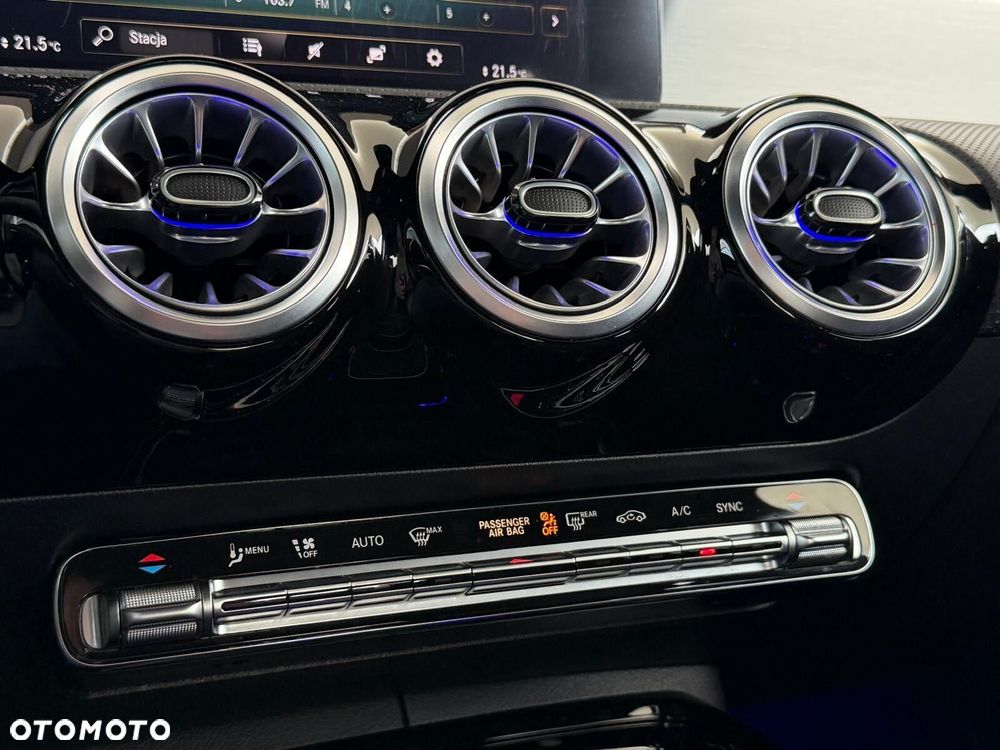 Mercedes-Benz CLA - 27