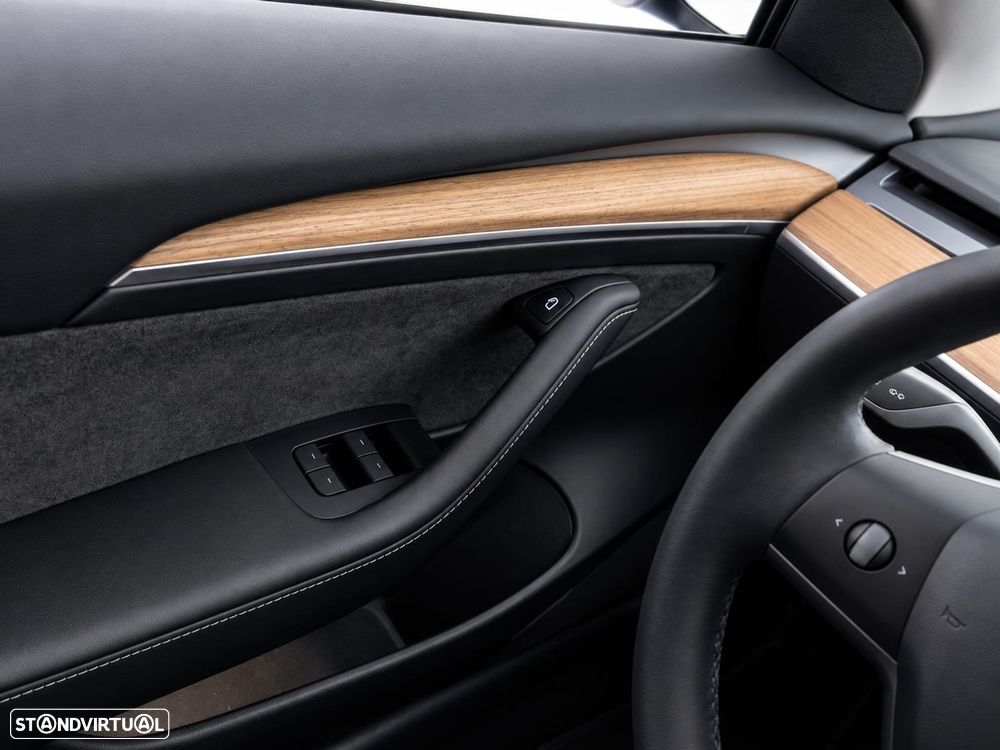 Tesla Model 3 Long-Range Dual Motor AWD - 26