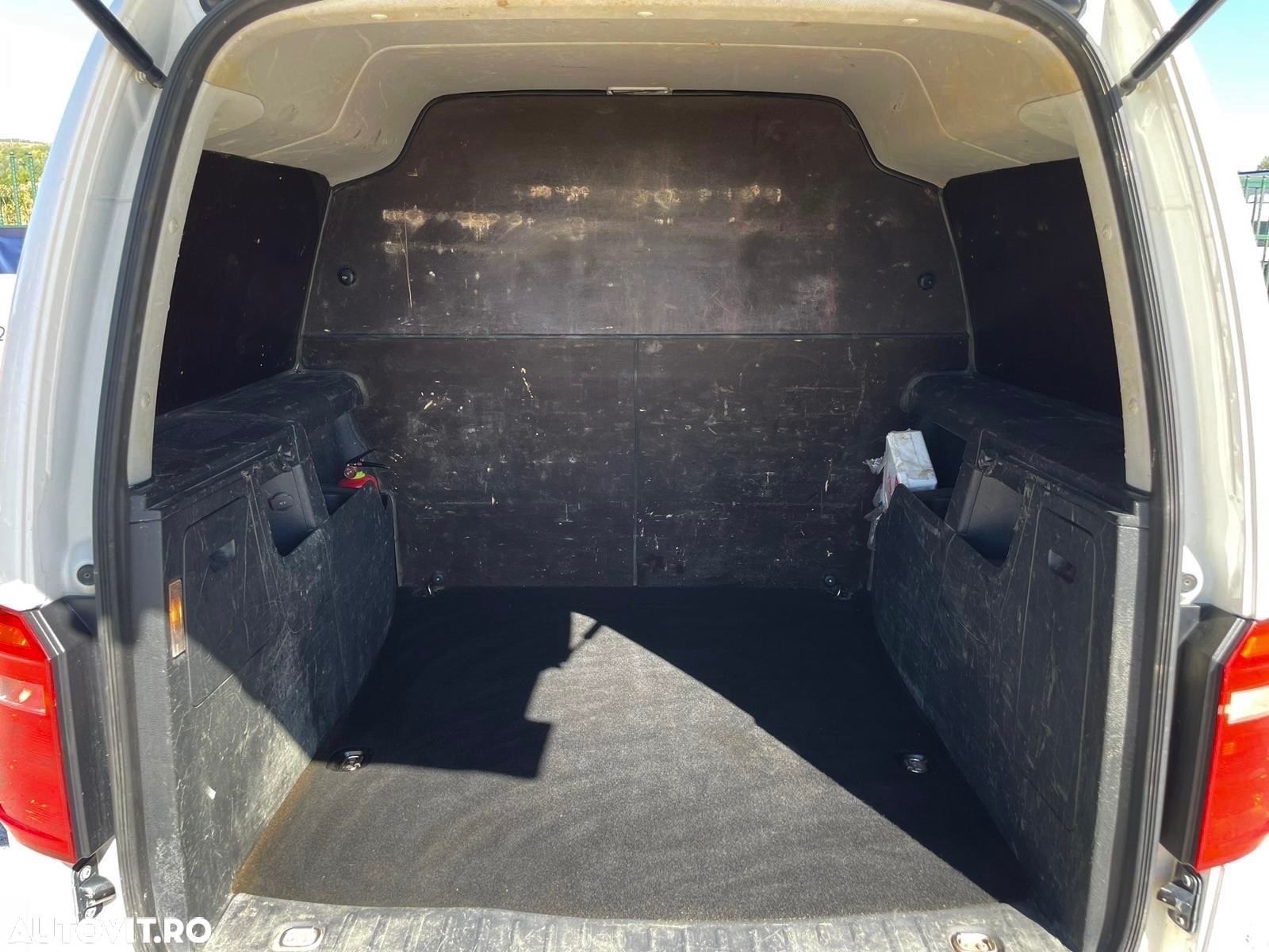Volkswagen Caddy 2.0 TDI Maxi - 24