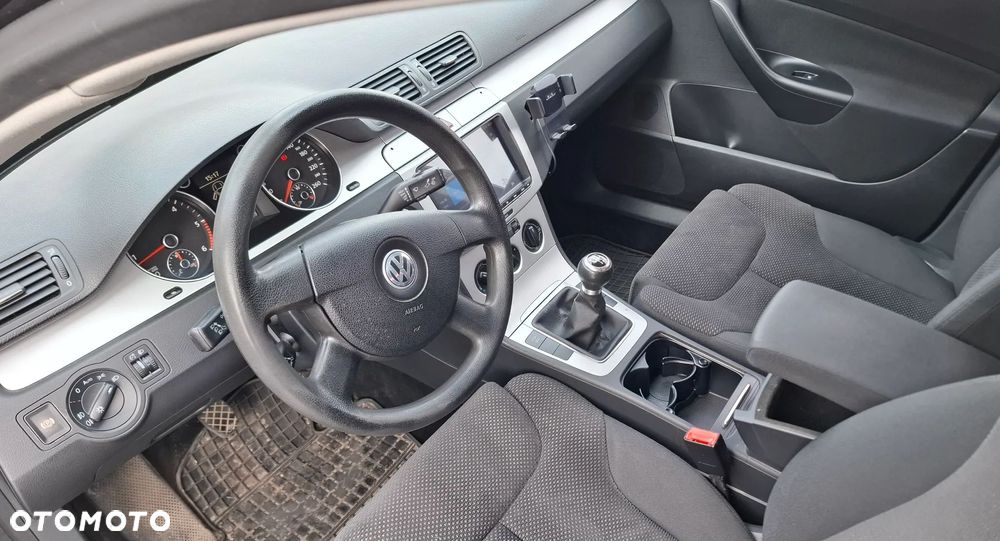 Volkswagen Passat 2.0 TDI Trendline - 8