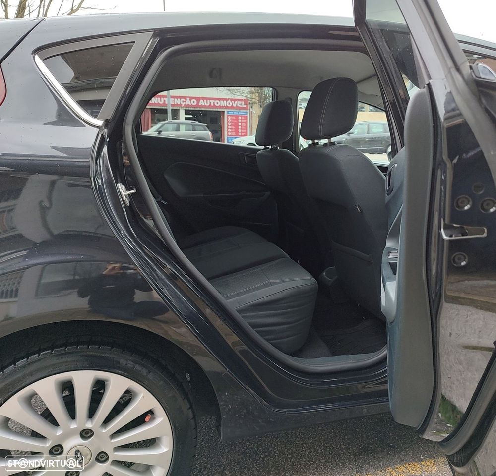 Ford Fiesta 1.25 Techno - 11