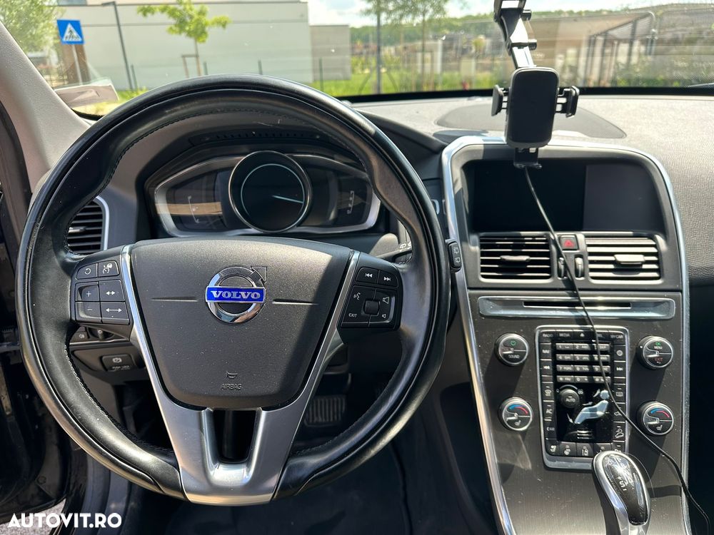 Volvo XC 60 D4 AWD Geartronic Summum - 8