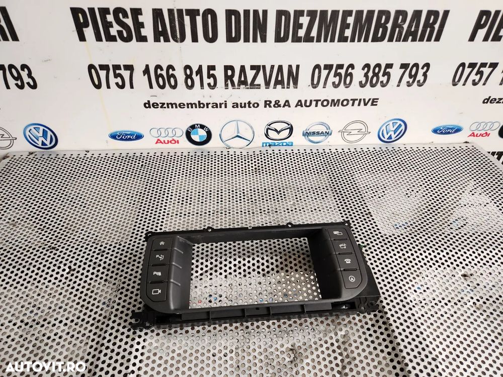 Rama Navigatie Butoane Consola Range Rover Evoque Cod GJ32-19F211-HB An 2011-2012-2013-2014-2015-2016-2017-2018-2019-2020 - Dezmembrari Arad - 2