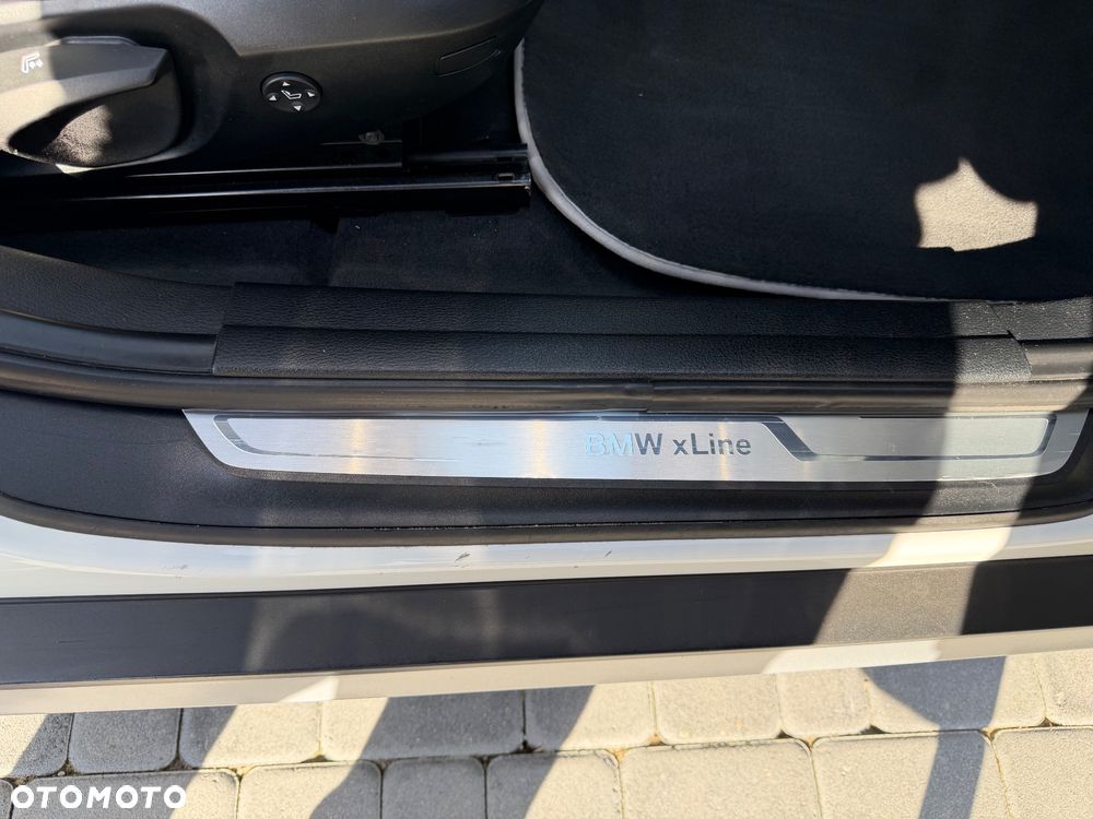 BMW X1 sDrive18d xLine - 27