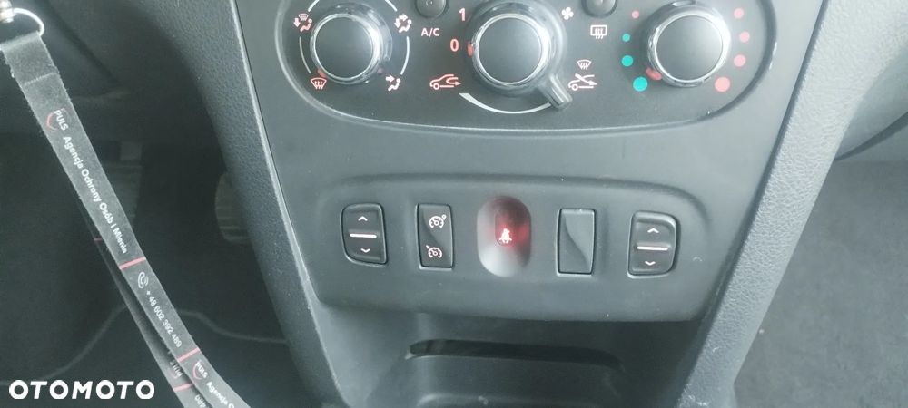 Dacia Sandero 1.2 16V Access EU6 - 8
