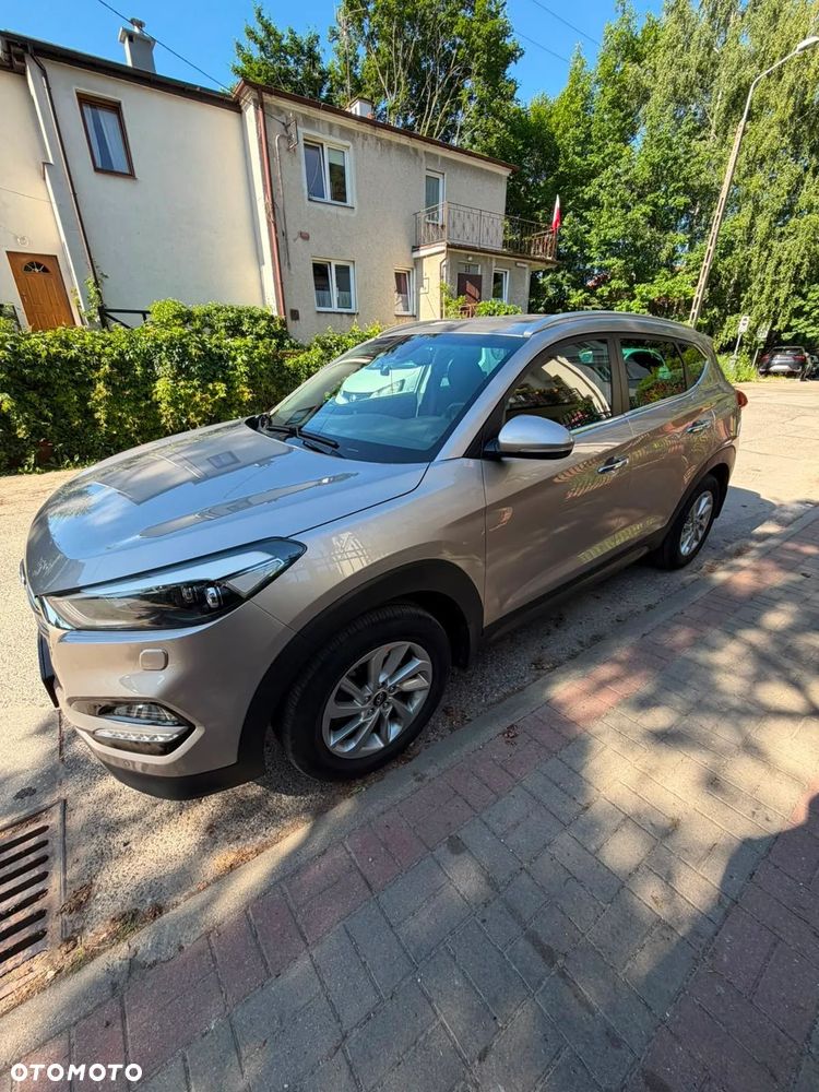 Hyundai Tucson 2.0 CRDI BlueDrive Style 2WD - 4