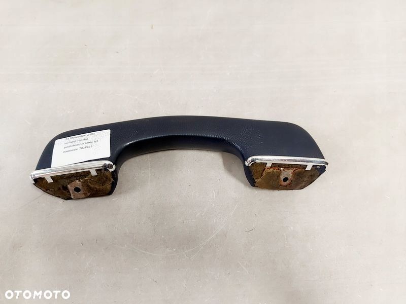 MERC W123 RĄCZKA UCHWYT DRZWI LEWY TYŁ NIEBIESKI - 1