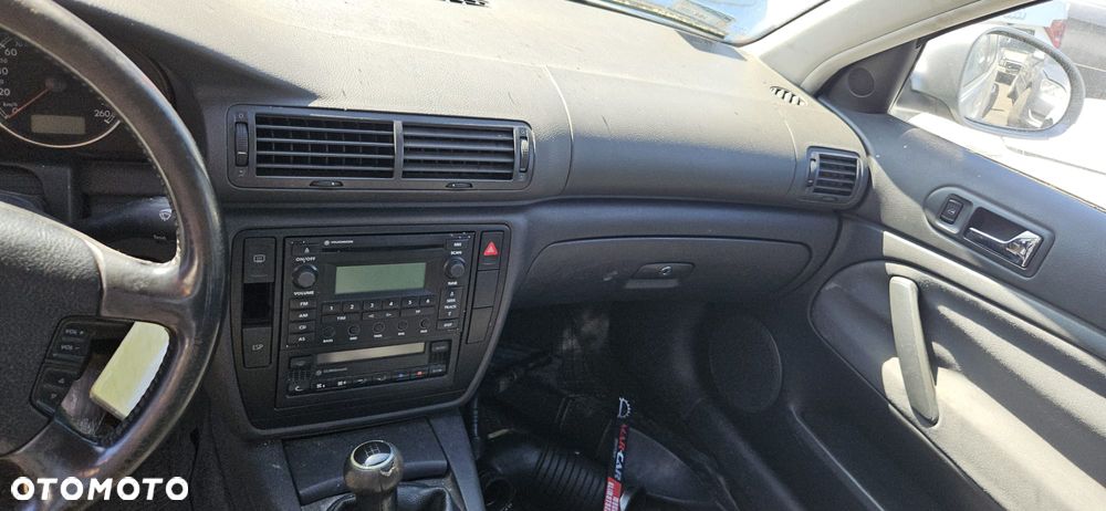 VW PASSAT B5 LIFT 00-03 1.9 TDI AWX - LAMPA PRZÓD PRZEDNIA LEWA PRAWA - 22