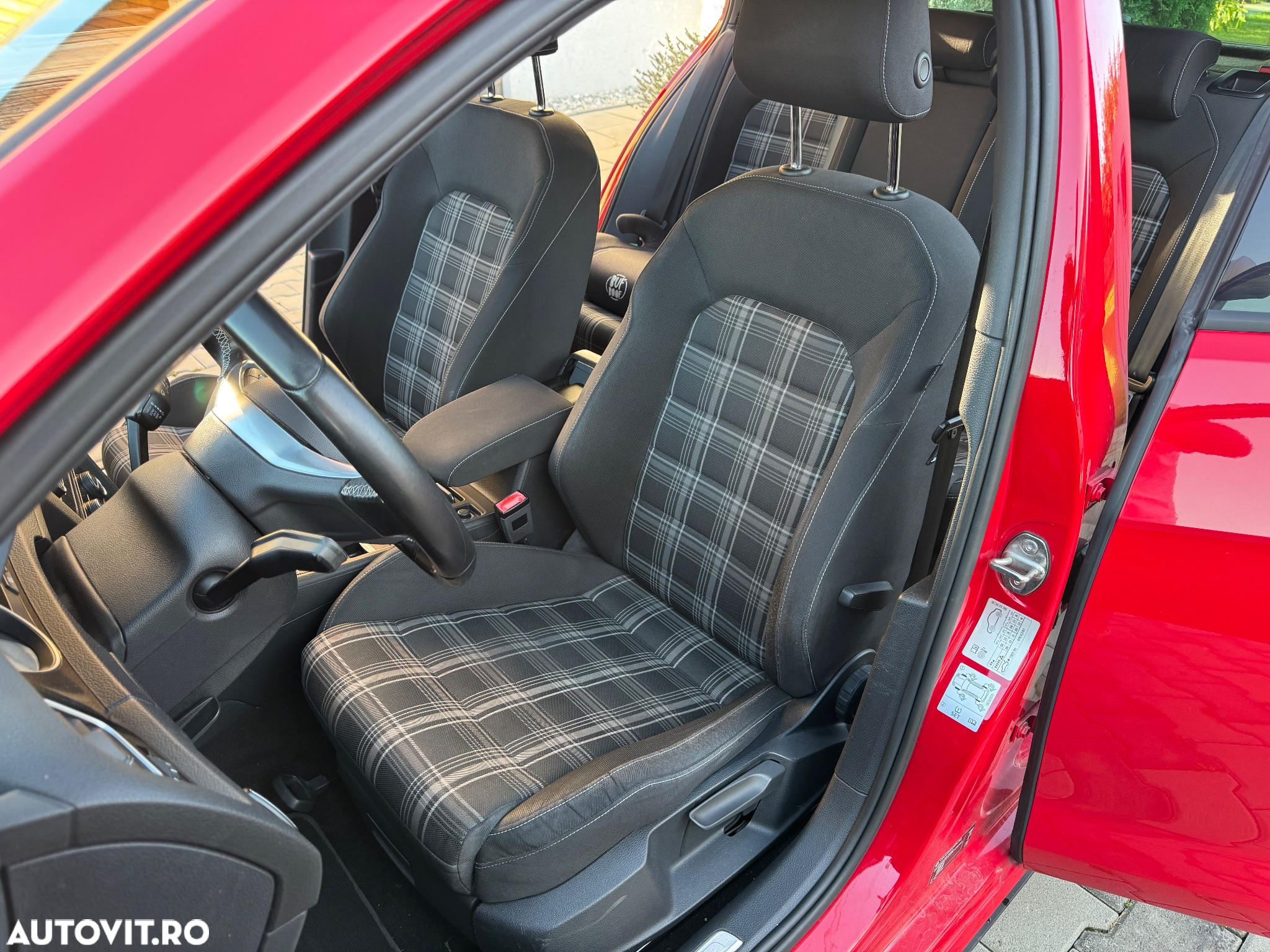 Volkswagen Golf 2.0 TDI DPF BMT GTD - 33