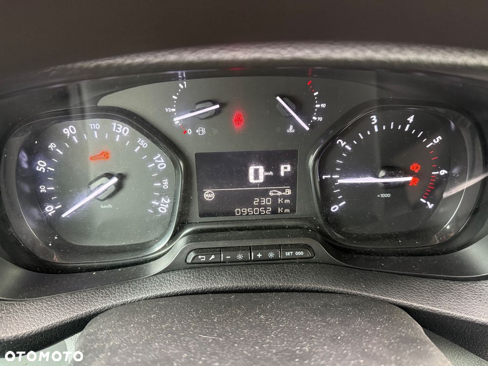 Peugeot Expert 2.0 L1 EAT8 - 17