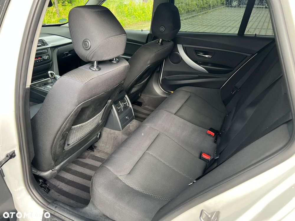 BMW Seria 3 - 34