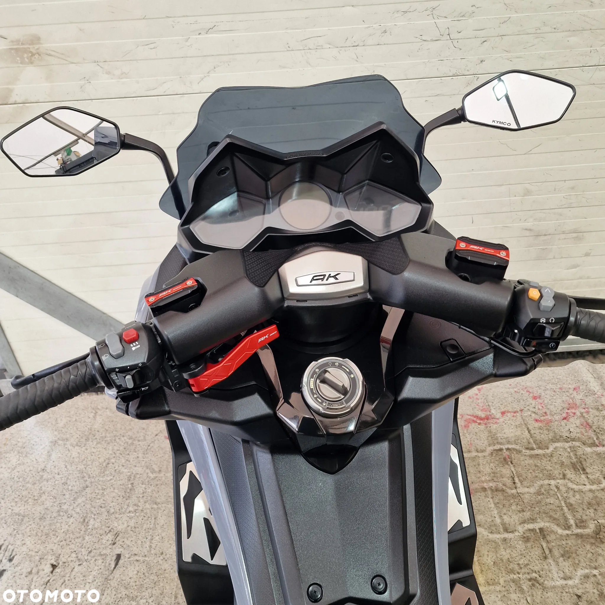 Kymco AK 550 - 28