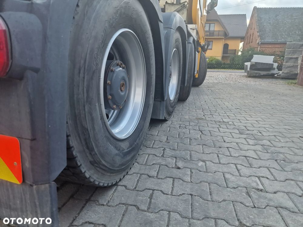Mercedes-Benz Actros - 12