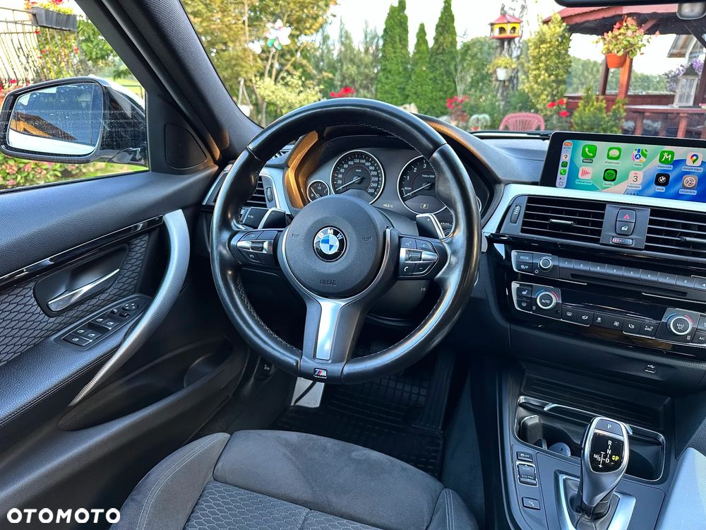 BMW Seria 3 330i M Sport - 10