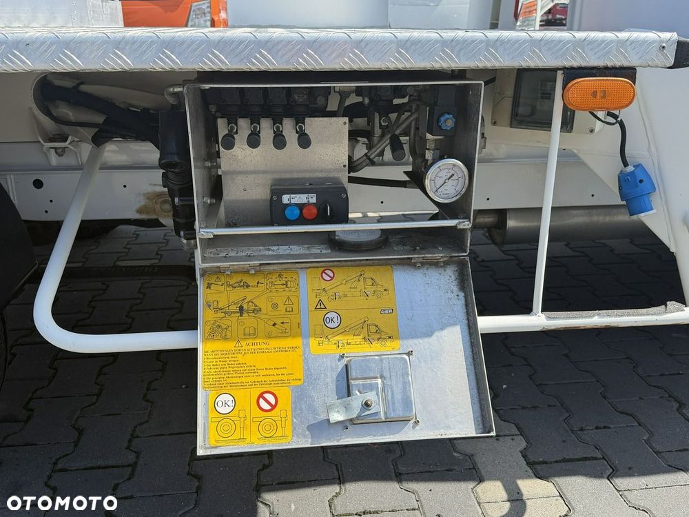 Mercedes-Benz Sprinter - 12