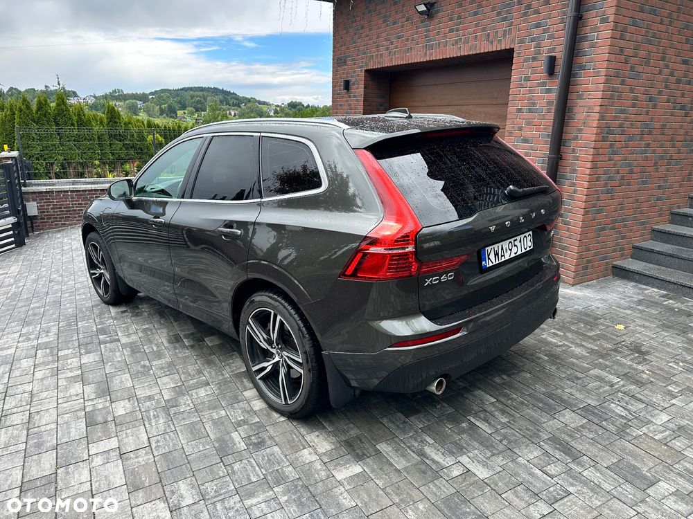 Volvo XC 60 T8 Twin Engine AWD Geartronic Momentum - 3