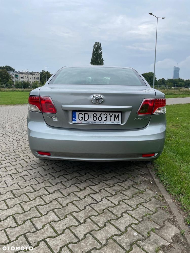 Toyota Avensis 1.8 Premium - 11