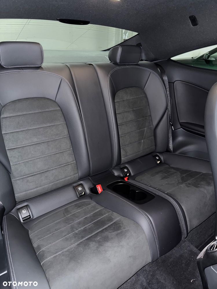 Mercedes-Benz Klasa C 200 4Matic 9G-TRONIC AMG Line - 14