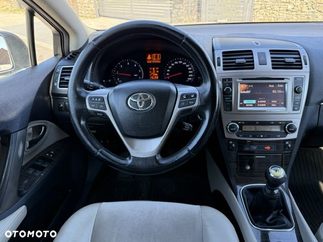 Toyota Avensis 2.0 D-4D Premium - 22