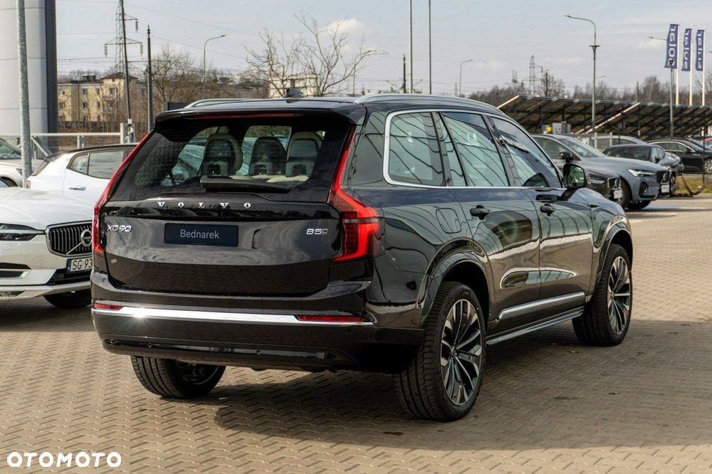 Volvo XC 90 - 9