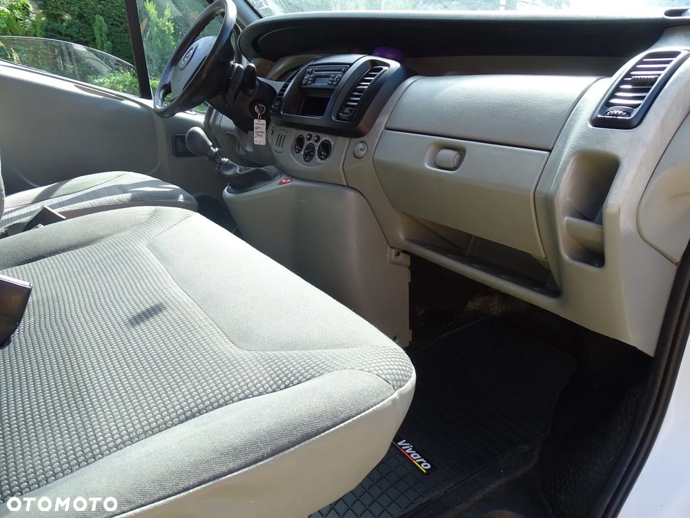 Opel Vivaro 2,0 DTI -90 KONI ,Klimatyzacja ,L1 H1 ,HAK, Zarejestrowany ,Paka długa 2,40m - 11
