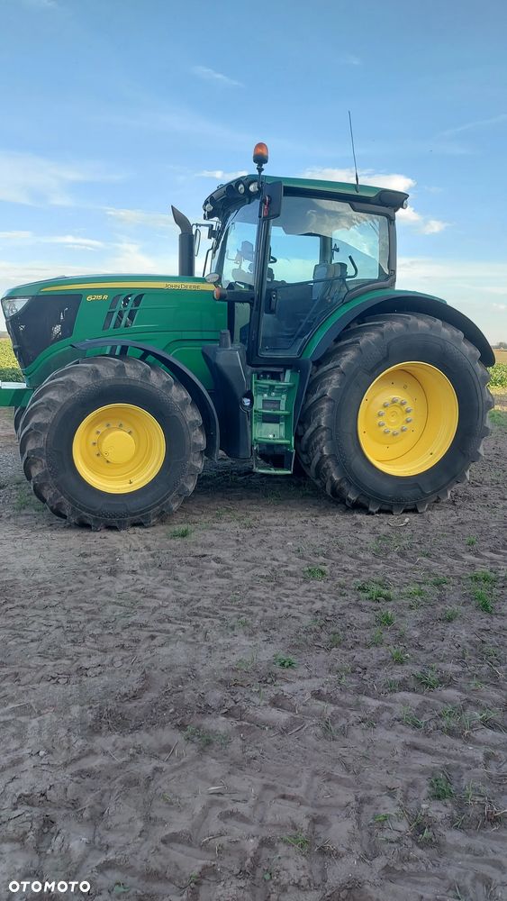 John Deere 6215R - 4
