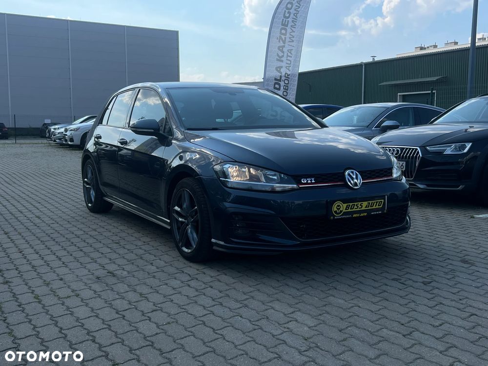 Volkswagen Golf - 3