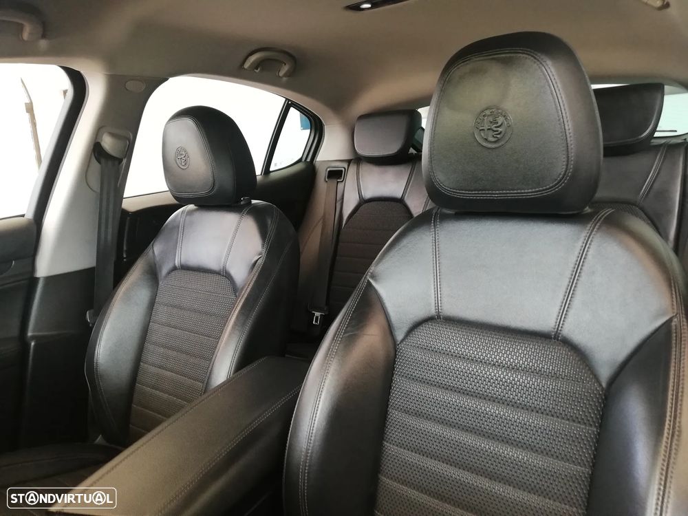 Alfa Romeo Stelvio 2.2 16V AT8 Executive - 13