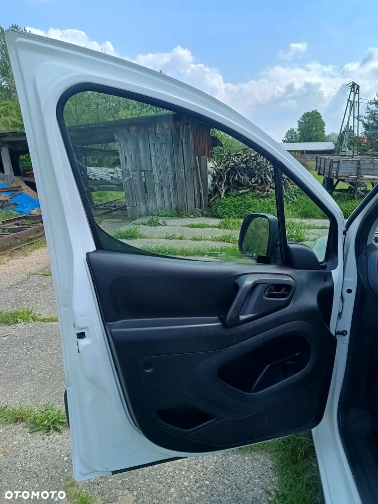 Peugeot Partner 1.6 Hdi 90 kM manual, 2012 rok WEBASTO paka jak NOWA Stan bardzo dobry!! NISKIE SPALANIE- BEZWYPADKOWY! - 28