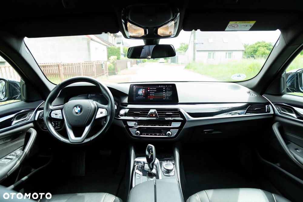 BMW Seria 5 530e - 13