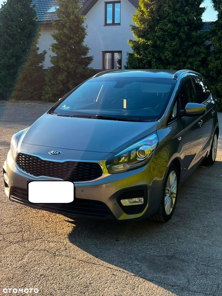Kia Carens - 9