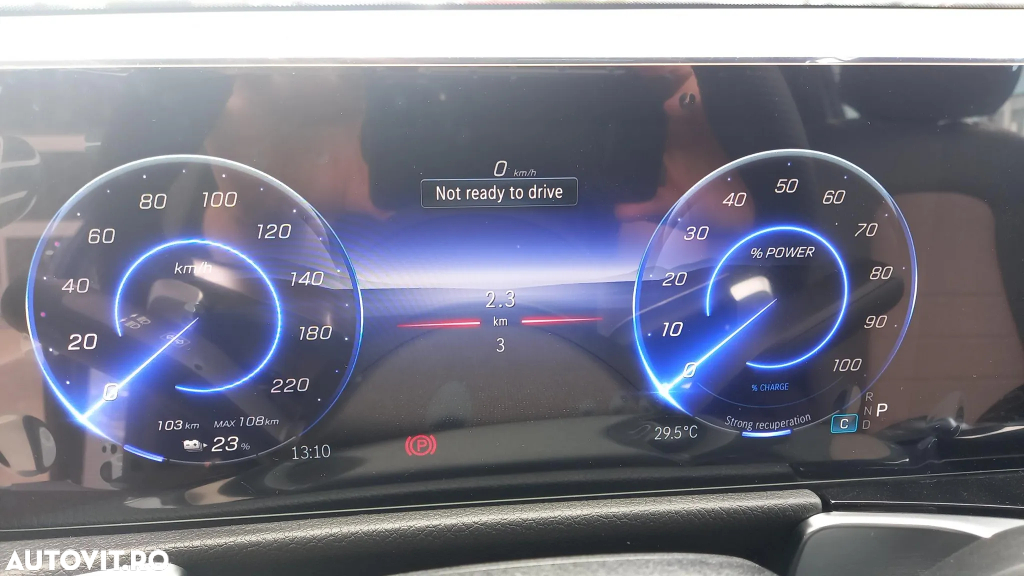 Mercedes-Benz EQB 300 4MATIC - 14
