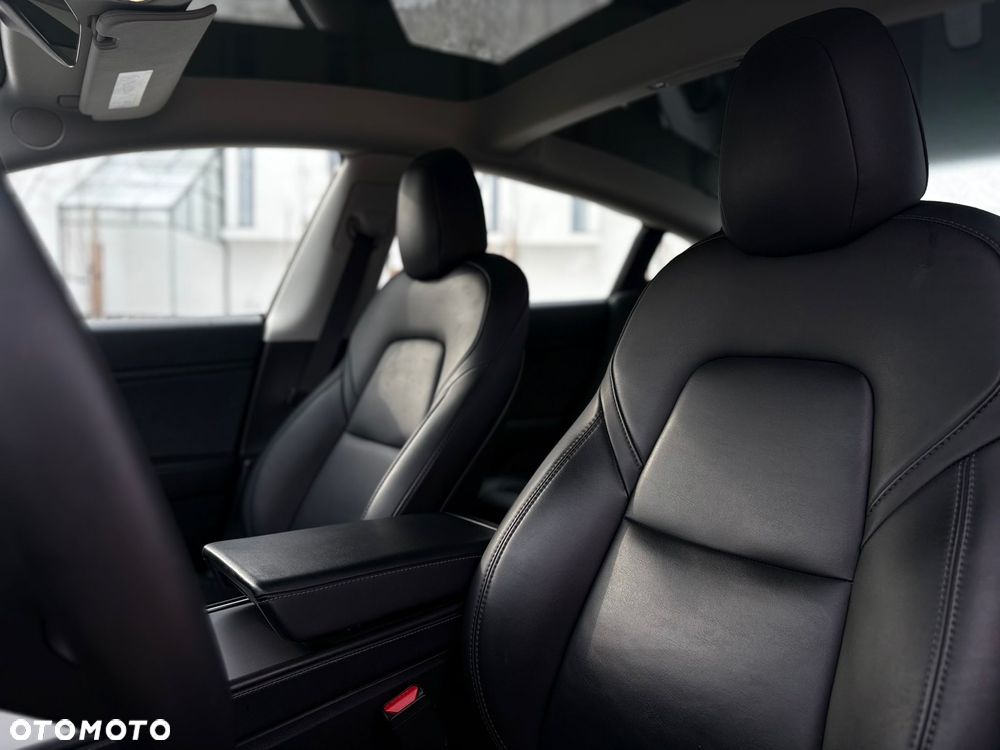 Tesla Model 3 Langstreckenbatterie Allradantrieb Dual Motor - 27