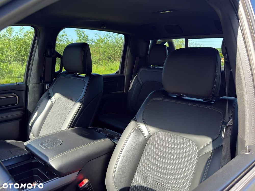 Dodge RAM 5.7 4x4 - 37