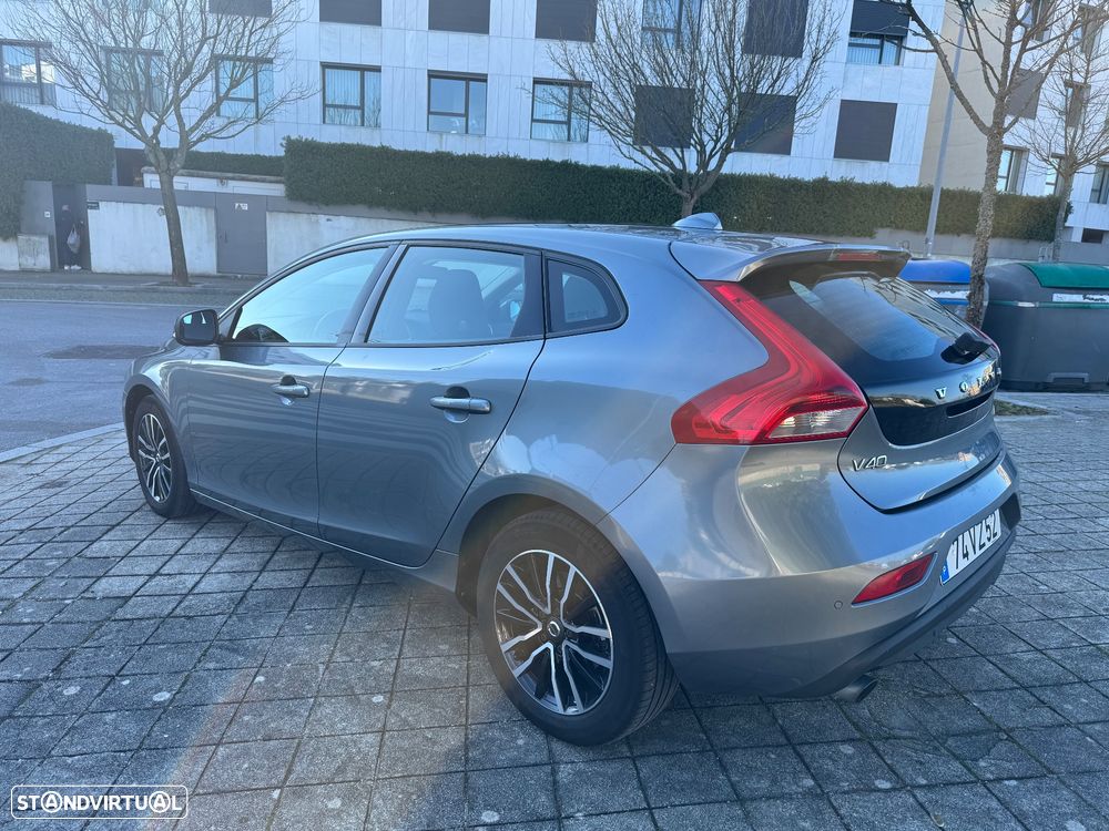 Volvo V40 2.0 D3 Momentum - 9