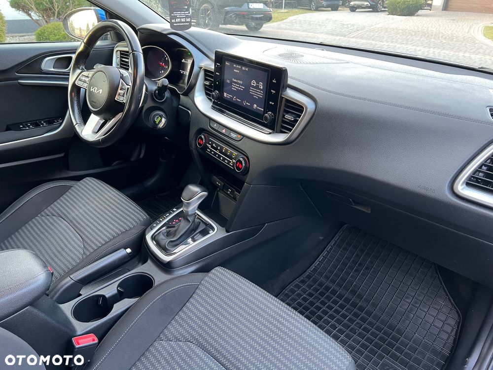 Kia Ceed - 16